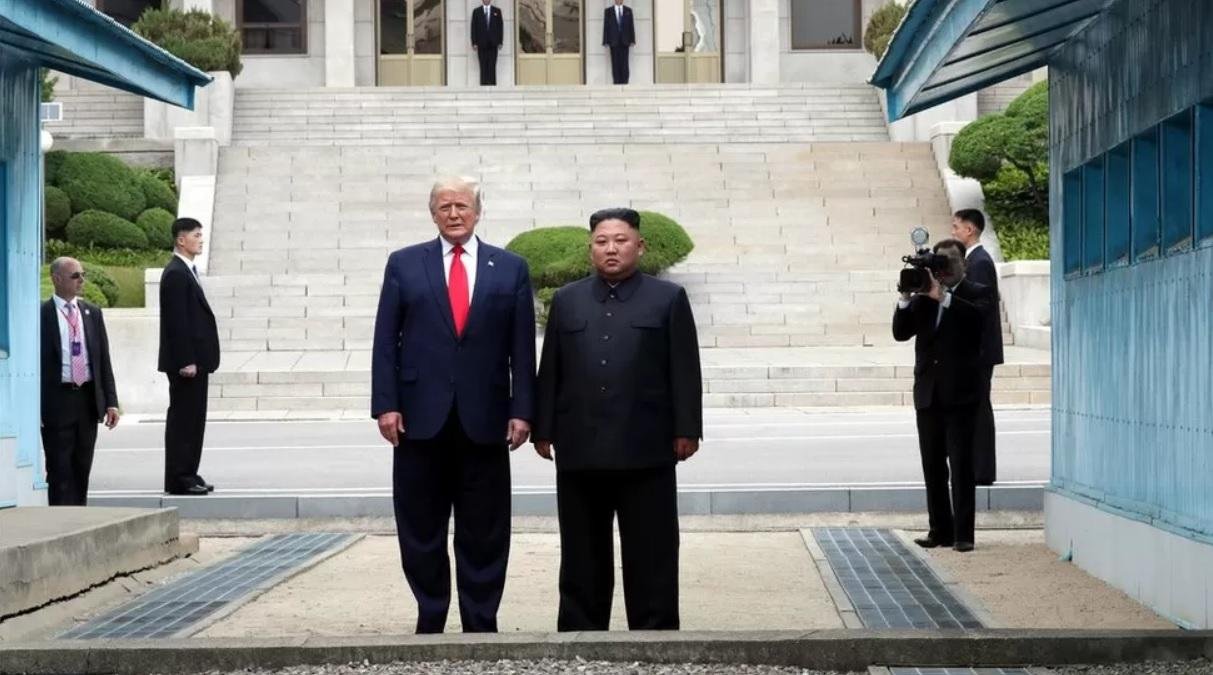 Trump and Mr Kim the Korean border in 2019