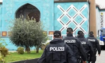 Germany has ordered the Iranian head of the Islamic Center Hamburg, Mohammad Miftah Hadi, to leave the country