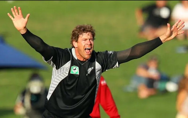 Jacob Oram will take over as New Zealand's bowling coach from October 7